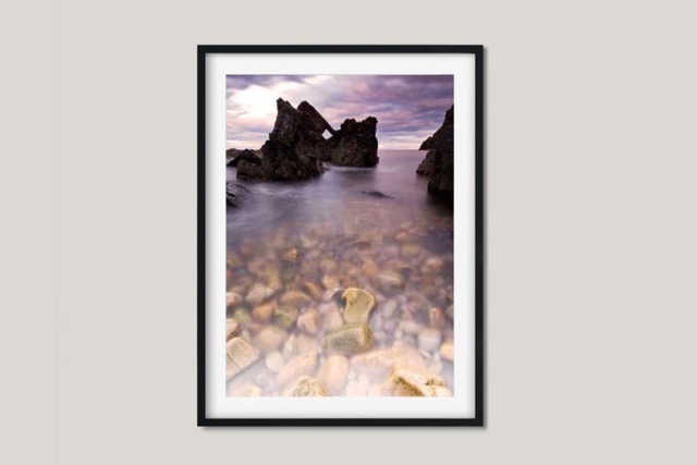 Rackhams Bow Fiddle Rock - Framed Print 20 x 16 inch - image 1