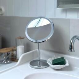 Rackhams Polished Chrome LED Mirror (200mm) Freestanding 7x Magnification Bathroom Makeup or Shaving Mirror - thumbnail 4
