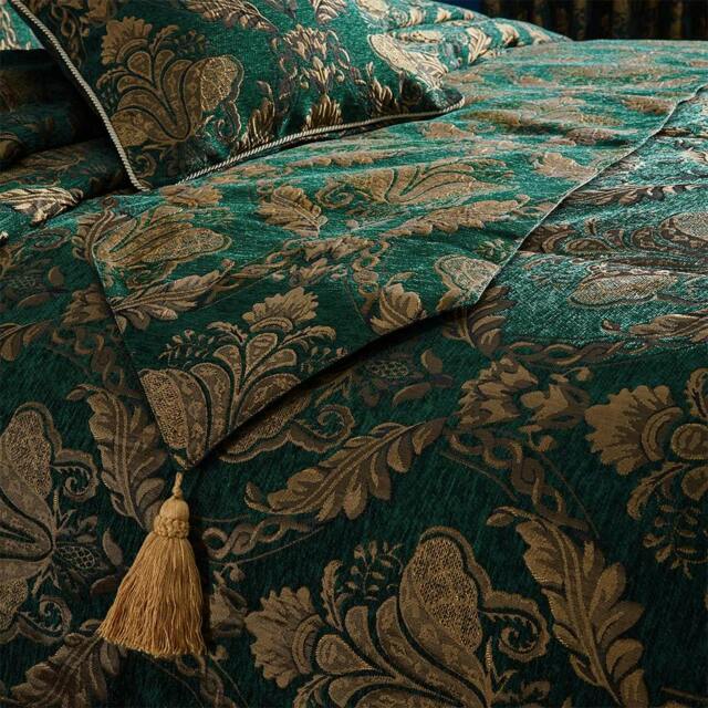 Rackhams Shiraz Traditional Jacquard Bed Runner - Emerald/Gold - 33cm x 230cm - Emerald/Gold - 100% Polyester