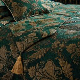 Rackhams Shiraz Traditional Jacquard Bed Runner - Emerald/Gold - 33cm x 230cm - Emerald/Gold - 100% Polyester