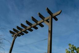 Rackhams Chamfered Single Beam Pergola, Plant Climbing Arbour - Sculpted brace - Rustic Brown - Three Row Kit - 1.8m - thumbnail 2