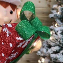 Rackhams 107cm Warm White LED Lit Elf Character with Present Christmas Decoration in Green and Red - thumbnail 5