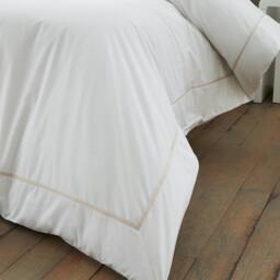 Rackhams Contrast Trim 200 Thread Count Cotton Duvet Cover Set White / Natural - King - White / Natural - thumbnail 4