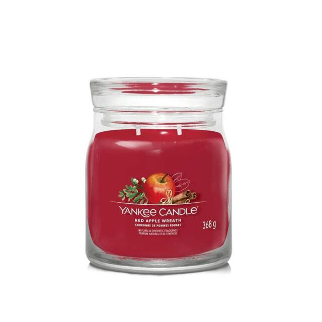 Rackhams Red Apple Wreath Signature Medium Jar Candle