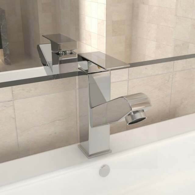 Rackhams Bathroom Basin Faucet with Pull-out Function Chromed Finish 157x172 mm