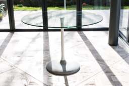 Rackhams Swan Circular Dining Table with Concrete Base - Concrete - Gloss White - Clear Glass - thumbnail 4