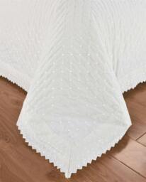 Rackhams Richmond White Bedspread Set 254x254cm - thumbnail 2