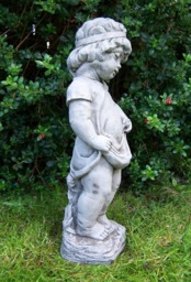 Rackhams Shy Little Girl Garden Ornament - thumbnail 3