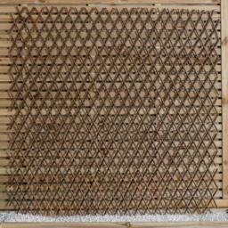 Rackhams 1.8m x 1.2m Large Expanding Garden Willow Trellis Plant Support