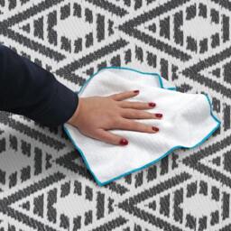 Rackhams The Gardener Reversible Geo Pattern Outdoor Garden Rug 150x210cm - thumbnail 3