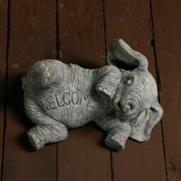 Rackhams Amusing Welcome Elephant Garden Statue - thumbnail 2