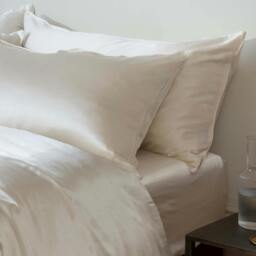 Rackhams Ivory Mulberry Silk 30cm Standard Fitted Sheets - Double - thumbnail 4