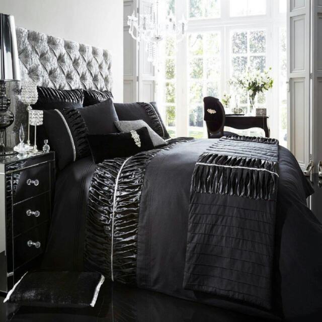 Rackhams Alina Duvet Cover and Pillowcase Set - Black - King (220cm x 235cm)