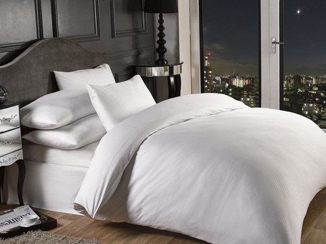 Rackhams Grosvenor 1000 Thread Count Pillowcases - White - Oxford - image 1