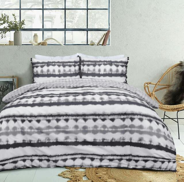 Rackhams Reversible Polycotton Tiedye Tassel Trim Duvet Cover and Pillowcase Set - Mono - King (220cm x 235cm) - image 1
