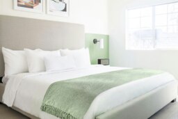 Rackhams Darcy Tassel Meadow Green Blanket/Throw - Meadow Green - 150x200cm - thumbnail 3