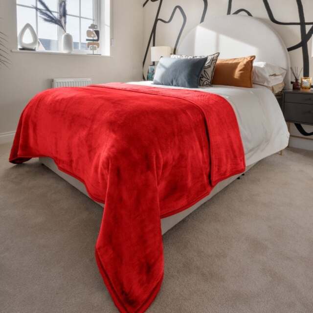 Rackhams Soft & Warm Mink Throw Blanket - 127 x 152cm - Red - image 1