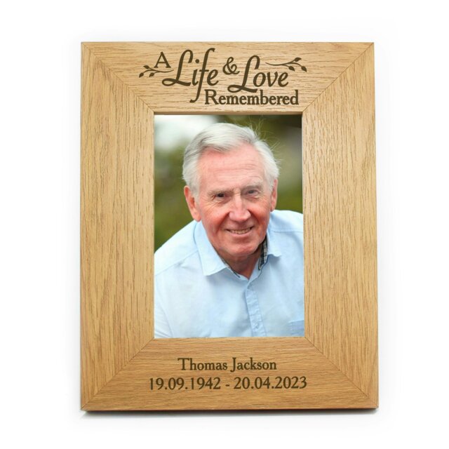 Rackhams Personalised Memorial 6x4 Wooden Photo Frame - image 1