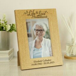 Rackhams Personalised Memorial 6x4 Wooden Photo Frame - thumbnail 2