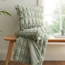 Rackhams So Soft Carved Faux Fur Blanket Throw - Sage Green - 150 x 200 cm - thumbnail 2