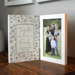 Rackhams Personalised Family Wooden Hinged 6x4 Photo Frame - White - Wood - 4x6 - thumbnail 4