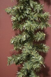 Rackhams Pack of 4 x 2.7m (9ft) x 20cm Canadian Pine Christmas Garland Plain Green - thumbnail 6