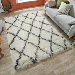 Rackhams Linhas Fluffy Rug - 80 x 150 - Cream