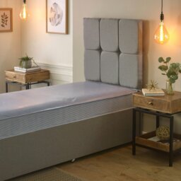 Rackhams Waterproof Mattress - Durable & Easy-Clean PVC Coating - Blue - 1 - 4ft Small Double Mattress (120cm x 190cm) - thumbnail 3