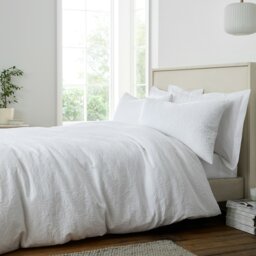 Rackhams Fleur Matelasse Jacquard 200 Thread Count Cotton Duvet Cover Set White - King - White