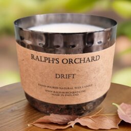 Rackhams Drift Seaside Candles - Jasmine and Heliotrope - Candle in Silver Tin - thumbnail 4