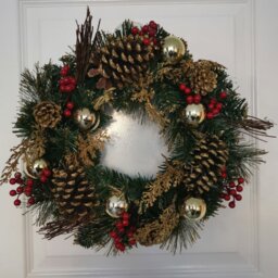 Rackhams 40cm Gold Dressed Christmas Wreath, Baubles, Pinecones and Berries - thumbnail 6