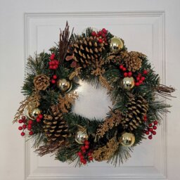 Rackhams 40cm Gold Dressed Christmas Wreath, Baubles, Pinecones and Berries - thumbnail 5