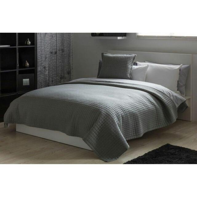 Rackhams Crompton Quilted Throw - Grey - One Size - Grey - 60% Cotton/40% Polyester - image 1
