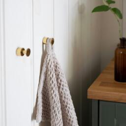 Rackhams Pair of Polished Brass Towel Hooks (19mm) Wall Mounted Bathroom Storage Round Robe Hooks Clothes Hanger Coat Peg - thumbnail 2