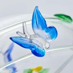 Rackhams 10cm Glass Globe – Wildlife Collection – Butterfly (Handcrafted Glass Ornament) - thumbnail 3