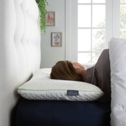 Rackhams Bliss Traditional Bamboo Medium Support Pillow - White - Medium - Cover: 60% Polyester, 40% Bamboo Filling: Memory Foam - thumbnail 4