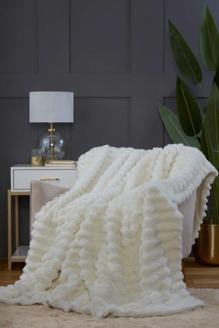 Rackhams Soft Chunk Ribbed Faux Fur Throw - 150x200 - Vanilla (cream) - Faux Fur - image 1