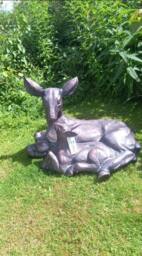 Rackhams Large Doe and Baby Fawn Garden Sculpture Deer Ornament - Sculpture - Resin - Large - thumbnail 3