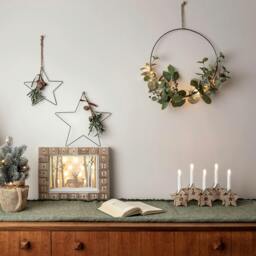 Rackhams Eucalyptus Christmas Half Wreath Micro Light Bundle - H35 x W35cm - thumbnail 4