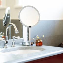 Rackhams Polished Chrome Sensor Activated LED Mirror - Freestanding with 7x Magnification, USB Rechargable Battery Bathroom Table Mirror - thumbnail 2