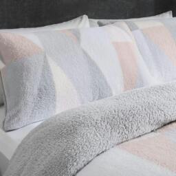 Rackhams Luxurious GEO Triangle Fleece Duvet Cover with Pillowcases - Blush Pink - Super King (220cm x 260cm) - thumbnail 3