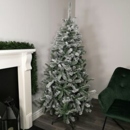 Rackhams 6ft (1.8m) Premier Flocked Woodcote Spruce PVC Hinged Christmas Tree - thumbnail 1