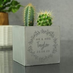 Rackhams Personalised Floral Wreath Concrete Plant Pot - thumbnail 2