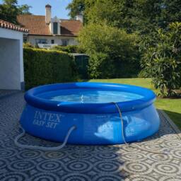 Rackhams Intex 10 x 30 Easy Set Pool, Above-Ground Swimming Pool for Gardens And A Cover - thumbnail 5