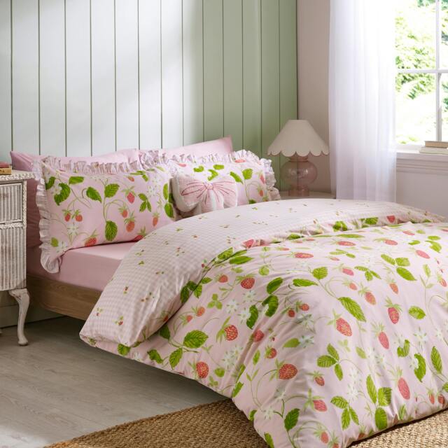 Rackhams Strawberry Frills Gingham Reversible Duvet Cover Set Pink - Super King - Pink - image 1