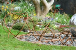 Rackhams Rusty Garden Sphere Ornaments - Trio - thumbnail 4