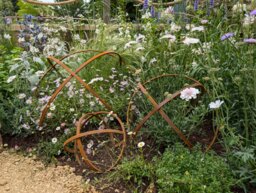 Rackhams Rusty Garden Sphere Ornaments - Trio - thumbnail 2