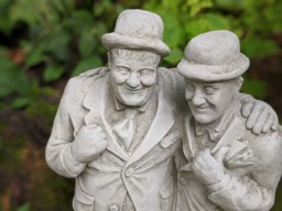 Rackhams Laurel & Hardy Detailed Comical Garden Ornament - thumbnail 3