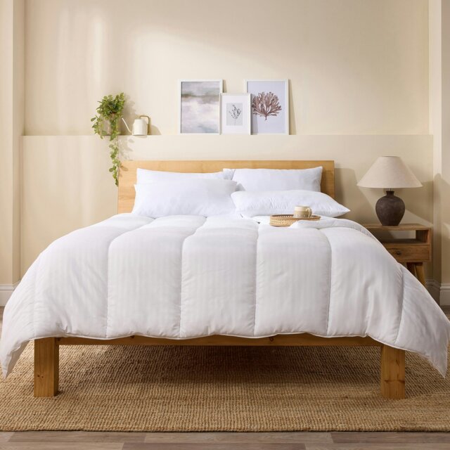 Rackhams Scandinavian Hollowfibre Duvet - King - 10.5 - Ideal for All Seasons - image 1