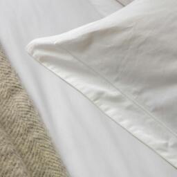 Rackhams White 200 Thread Count Egyptian 40cm Deep Fitted Sheets - Super King - thumbnail 4